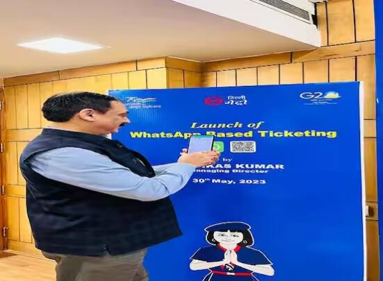 ਇਸ ਤੋਂ ਬਾਅਦ ਆਪਣੀ ਭਾਸ਼ਾ ਚੁਣੋ। ਇਸ ਤੋਂ ਬਾਅਦ, ਆਪਣੇ ਸ਼ੁਰੂਆਤੀ ਸਟੇਸ਼ਨ ਤੋਂ ਲੈ ਕੇ ਡੈਸਟੀਨੇਸ਼ਨ ਐਡਰਸ ਚੁਣੋ। ਇਸ ਤੋਂ ਬਾਅਦ, ਤੁਸੀਂ ਜਿੰਨੀਆਂ ਟਿਕਟਾਂ ਲੈਣੀਆਂ ਉੰਨੀ ਗਿਣਤੀ ਭਰੋ।