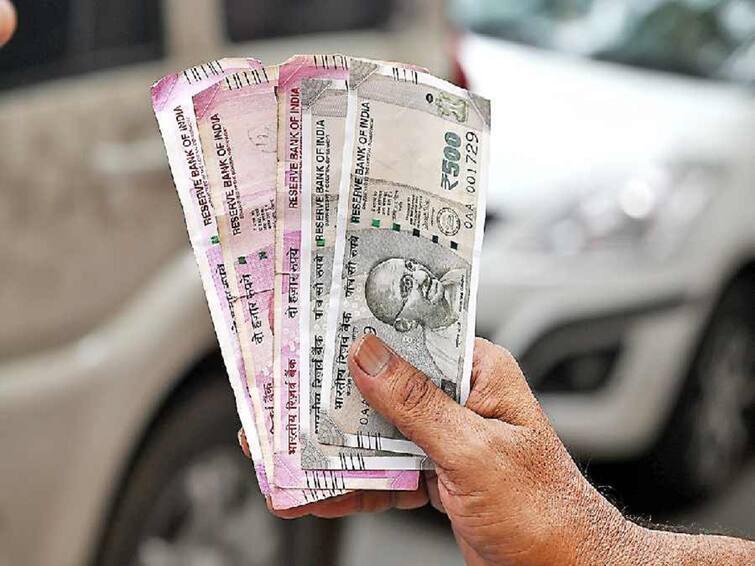 most of 500 Rupees Fake Currency Notes detected said RBI report Rs 2000 note news RBI: 500 रुपयांच्या नोटेबाबत महत्त्वाची माहिती समोर; आता RBI काय करणार?
