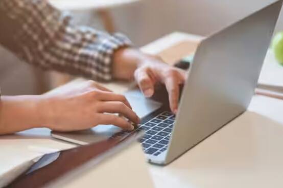 ਸ਼ਾਰਟਕੱਟ ਰੀਬੂਟ ਸਿਸਟਮ ਨਾਲ, ਤੁਹਾਡੇ ਲੈਪਟਾਪ ਜਾਂ ਕੰਪਿਊਟਰ ਦੇ ਸਾਰੇ ਇਮਪੋਰਟੈਂਟ ਡ੍ਰਾਈਵਰਸ ਰੀਸਟਾਰਟ ਅਤੇ ਰਿਫ੍ਰੈਸ਼ ਹੋ ਜਾਂਦੇ ਹਨ ਅਤੇ ਤੁਹਾਡਾ ਲੈਪਟਾਪ ਜਾਂ ਕੰਪਿਊਟਰ ਚੰਗੀ ਤਰ੍ਹਾਂ ਚੱਲਣਾ ਸ਼ੁਰੂ ਹੋ ਜਾਂਦਾ ਹੈ।