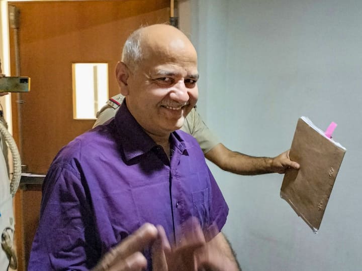 Manish Sisodia Introduced Liquor Policy 'To Generate, Channel Illegal Funds': ED In Charge Sheet Manish Sisodia Introduced Liquor Policy 'To Generate, Channel Illegal Funds': ED In Charge Sheet