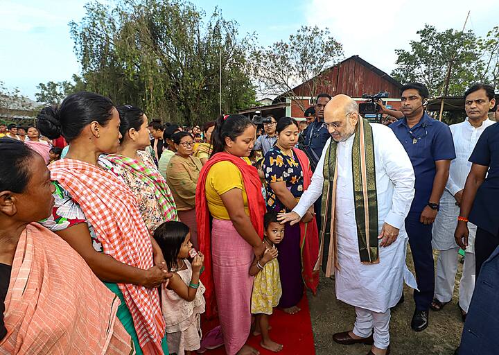 কুকি সম্প্রদায়ের মানুষের বক্তব্য জানতে চান । পাশাপাশি সামগ্রিক বিষয় খতিয়ে দেখেন শাহ।