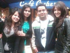 ధోనీ భార్య సాక్షి, కొహ్లీ భార్య అనుష్క క్లాస్‌మేట్స్, ఇదిగో ప్రూఫ్!