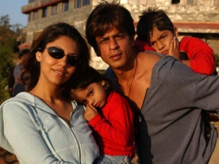 Shah Rukh Khan old video with Aryan Khan and Suhana Khan gets viral Throwback Video: आर्यन और सुहाना के साथ शाहरुख खान की मस्ती, बचपन का ये क्यूट वीडियो हुआ वायरल