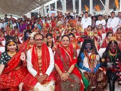 सीएम शिवराज ने रखी देवी लोक की आधारशिला, कहा- सड़क अस्पताल के साथ मंदिर बनाना भी सरकार का काम