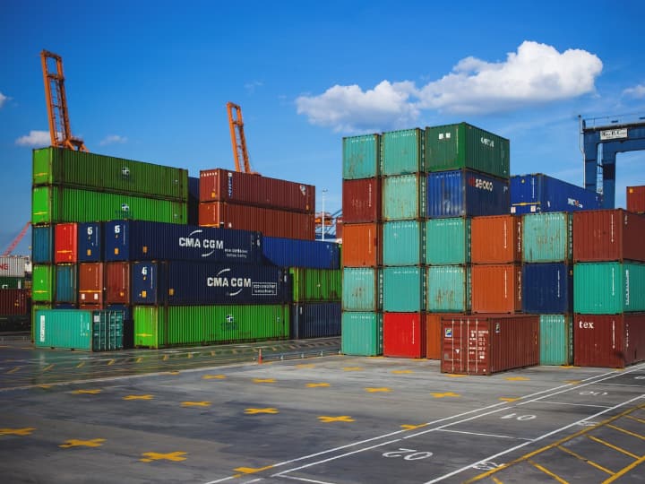 Difference between cargo and shipment know their real meaning शिपमेंट और कार्गो दोनों का मतलब ही सामान ले जाना होता है, लेकिन इनमें होता है काफी अंतर, समझिए कैसे...?