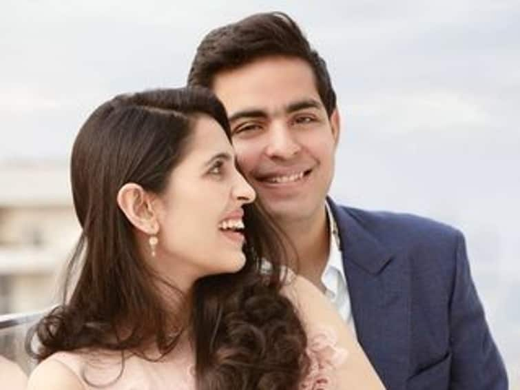 businessman mukseh-ambani-son-akash-ambani-shloka-baby-girl Ambani Family Baby Girl Birth: મુકેશ અંબાણીના ઘરે આવી નાની પરી, શ્લોકા અંબાણીએ દિકરીને આપ્યો જન્મ