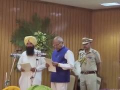 पंजाब सरकार में दो नए मंत्री, राज्यपाल बनवारी लाल पुरोहित ने दिलाई शपथ, जानें किसे मिला कौन सा विभाग