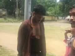 युवती को छेड़ने पर झारखंड में युवक को मिली तालिबानी सजा, चप्पल जूत्ते से की पिटाई