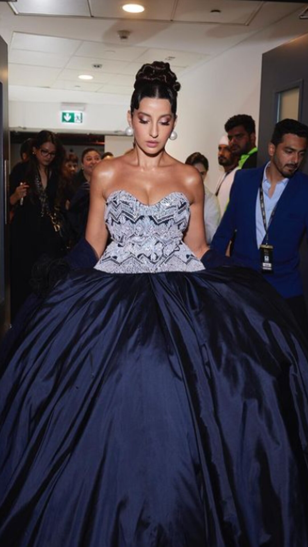 Nora Fatehi Takes Us Back To The 50s In A Navy Blue Gown