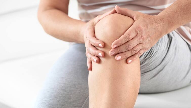 5 Exercises to Relieve Knee Pain in Old Age Knee Exercise: વૃદ્ધાવસ્થામાં ઘૂંટણના દુખાવામાં રાહત માટે કરો  5 કસરતો, આજે જ કરી દો શરૂ