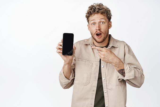 ज्यादा ऐप्स ओपन करने पर भी हीट बढ़ती है क्योंकि ऐसा करने से आप हार्डवेयर को उसकी लिमिट तक पहुंचा रहे होते हैं. जिन ऐप्स को आप यूज नहीं कर रहे हैं, उन्हें बंद कर देना चाहिए या ऐप्स को तब तक बंद कर देना चाहिए जब तक मोबाइल का टेम्प्रेचर नॉर्मल ना हो जाए.