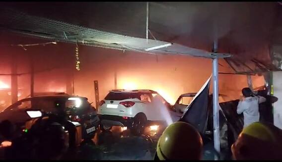 Heavy Fire Accident In LB Nagar Car O Man Showroom: ఆస్తినష్టం ఎంతమేర జరిగింది..?