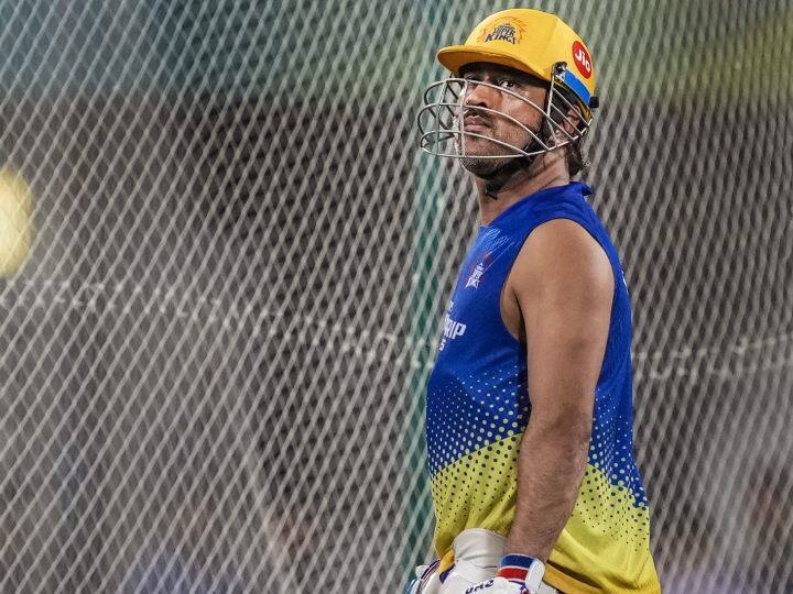 IPL 2023 ms dhoni injury undergo for test knee surgery chennai super kings MS Dhoni Injury: चैंपियन चेन्नई के कप्तान धोनी को करवानी पड़ सकती है सर्जरी, घुटने की चोट ने बढ़ाई टेंशन!