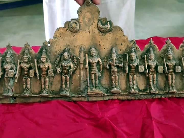 Palani AD 18th Century Senkuntha Mudaliyar Deivachilai Sepupattayam Discovered Know Details TNN Palani: பழனியில் கி.பி. 18 ஆம் நூற்றாண்டு செங்குந்த முதலியார்கள் தெய்வச்சிலை செப்புப்பட்டயம் கண்டுபிடிப்பு