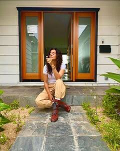 Actress Tapsee : ‘வெள்ளாவி வச்சுத்தான் வெளுத்தாய்ங்களா..’ அமெரிக்காவிலிருந்து ஆடுகளம் டாப்ஸி!