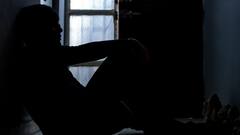 Lifestyle:কাছের মানুষটি ক্রমাগত আপনাকে 'ভুল' বলছেন? Gaslighting নয় তো?