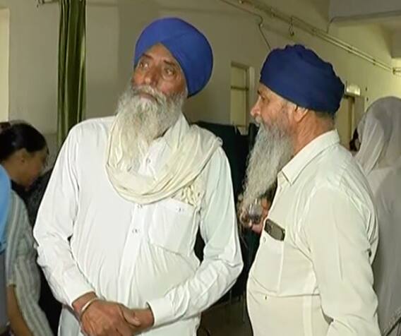 Amritsar News: ਅੰਮ੍ਰਿਤਸਰ 'ਚ ਚੱਲੀਆਂ ਗੋਲੀਆਂ! 'ਆਪ' ਵਲੰਟੀਅਰ ਜ਼ਖ਼ਮੀ, ਐਮਐਲਏ 'ਤੇ ਹਮਲਾ ਕਰਵਾਉਣ ਦੇ ਇਲਜ਼ਾਮ Amritsar News: ਅੰਮ੍ਰਿਤਸਰ 'ਚ ਚੱਲੀਆਂ ਗੋਲੀਆਂ! 'ਆਪ' ਵਲੰਟੀਅਰ ਜ਼ਖ਼ਮੀ, ਐਮਐਲਏ 'ਤੇ ਹਮਲਾ ਕਰਵਾਉਣ ਦੇ ਇਲਜ਼ਾਮ