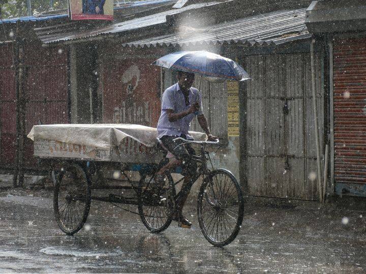 heavy rain alert in western himalayan region imd weather update for delhi punjab haryana up Weather Update: यूपी, दिल्ली और पंजाब समेत इन राज्यों में अगले 24 घंटे में कैसा रहेगा मौसम? IMD ने बताया