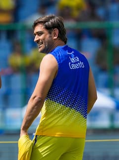 MS Dhoni: মুম্বইয়ে হাঁটুর অস্ত্রোপচার করিয়ে রাঁচিতে ফিরে গেলেন ধোনি