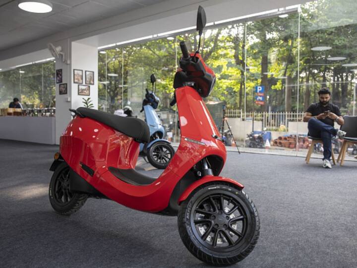 TVS, Ather, Ola, Hero: Electric Two-Wheeler Prices Hiked As New FAME II Subsidy Norms Take Effect Electric Two-Wheeler Prices Hiked As New FAME II's Curtailed Subsidy Norms Take Effect