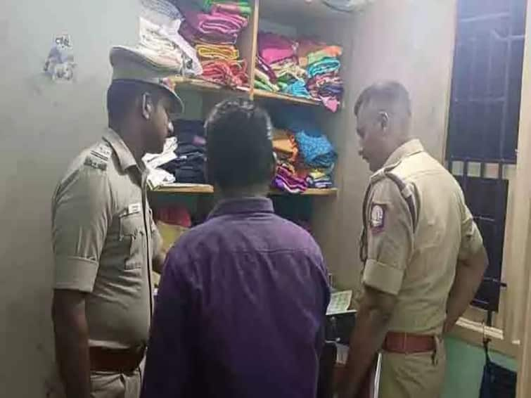 Trichy : 12¼ pounds of jewels-Rs.17 thousand was stolen by breaking the lock of the house TNN Trichy:  வீட்டின் பூட்டை உடைத்து 12¼ பவுன் நகை, ரூ.17 ஆயிரம் பணம் கொள்ளை