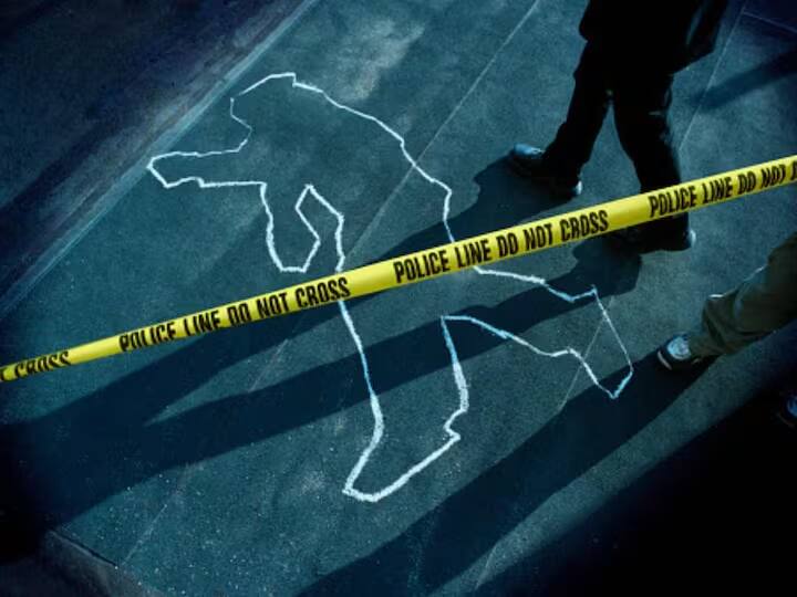 mumbai crime marine line 19 year old girl murdered in hostel suspected watchman body found on railway track crime latest news Mumbai Crime : मरिन लाईनजवळच्या वसतीगृहात 19 वर्षीय मुलीची हत्या, हत्येचा संशय असलेल्या वॉचमनचा मृतदेह रेल्वे ट्रॅकवर 