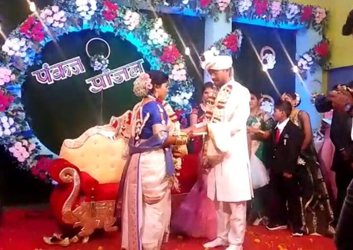 या विवाह सोहळ्याचं पुन्हा एक खास आकर्षण म्हणजे डॉ. बाबासाहेबांनी व्ही.एस. कर्डकांना आदर्श बौध्द विवाह समारंभ कसा असावा यासंदर्भात 4 डिसेंबर 1956 मध्ये पत्र लिहिलं होतं. त्याच पत्राला उद्देशून या आदर्श विवाह सोहळ्याचं आयोजन केलेलं होतं.