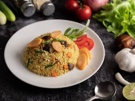 Masala Rice: डिनर में बनाएं हेल्दी मसाला राइस, सिर्फ 15 मिनट में रेसिपी तैयार