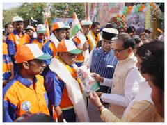 Madhya Pradesh CM Shivraj Singh Chouhan Joins Sanitation Drive On Bhopal Gaurav Divas: PICS