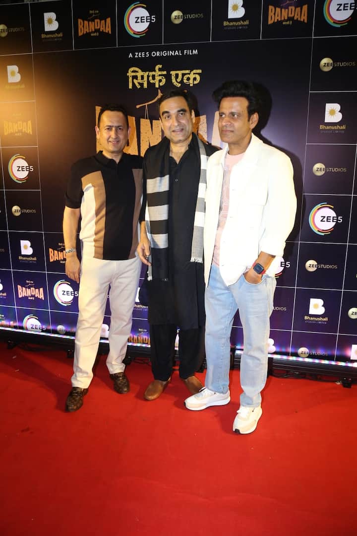 Manoj Bajpayee and Pankaj Tripathi, who were hailed for their successful pairing in 'Gangs Of Wasseypur', came together for the success bash.