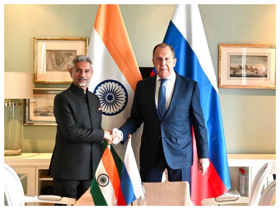 'Talked About BRICS, SCO And G20': Jaishankar Meets Russian Counterpart Lavrov In South Africa 'Discussions Covered BRICS, SCO, G20': Jaishankar Meets Russian Counterpart Lavrov In South Africa 'Talked About BRICS, SCO And G20': Jaishankar Meets Russian Counterpart Lavrov In South Africa