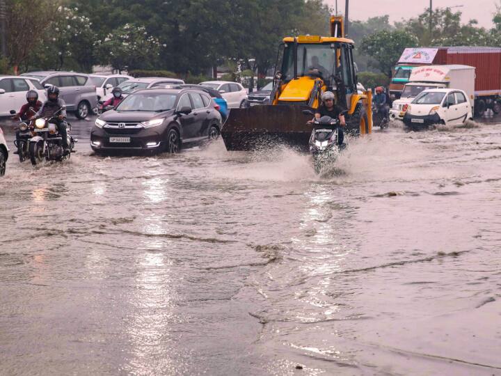 UP Weather Update 1 June 2023 IMD Rain Thunderstorm Yellow Alert in West UP Noida Agra Lucknow Varanasi UP Weather Update: IMD का यूपी में येलो अलर्ट, इन जिलों में बारिश के साथ वज्रपात की संभावना, चलेंगी तेज हवाएं