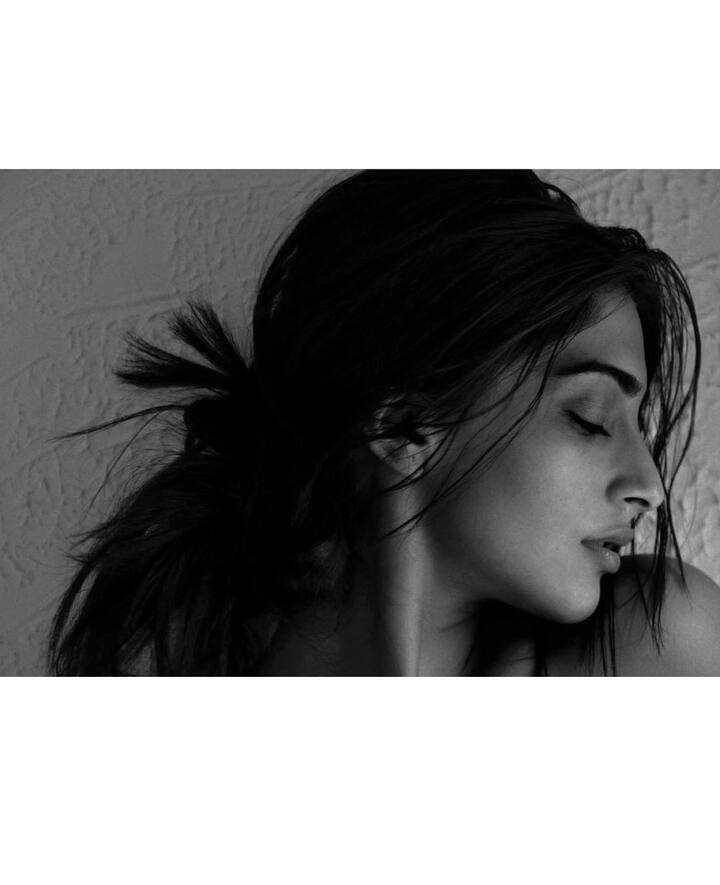 Sonam Kapoor revisited memories from past by sharing pics from an old photoshoot