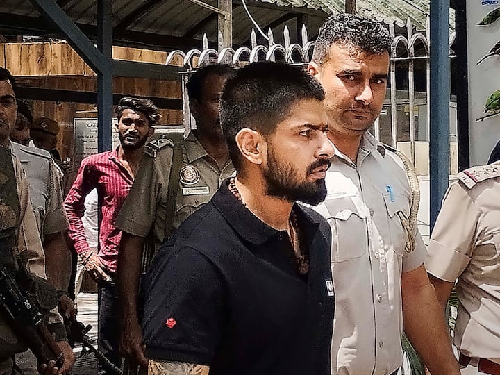 Gangster Lawrence Bishnoi Sent To 10-Day Police Custody In Extortion Case Gangster Lawrence Bishnoi Sent To 10-Day Police Custody In Extortion Case