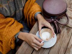 गर्मी के दिनों में भूल कर भी ना पिएं ये 4 चीज़... साइड इफेक्ट जानकर चकरा जाएंगे आप