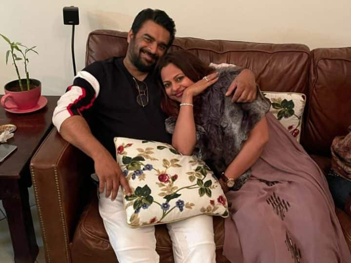 R Madhavan Love Story: आर माधवन आज अपना 53वां जन्मदिन मना रहे हैं. इस मौके पर आइए जानते हैं एक्टर की लव स्टोरी के बारे में जो बेहद फिल्मी है.