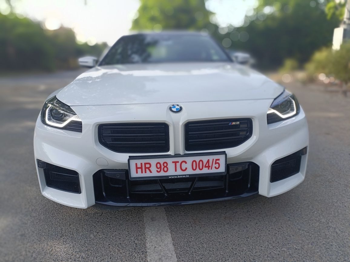 New BMW M2 2023 Review: नई बीएमडब्ल्यू एम2 खरीदने से पहले, जान लीजिये कैसी है ये लग्जरी कार? पढ़ें रिव्यू