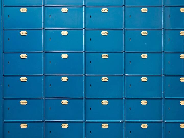 आरबीआई ने बैंकों को ग्राहकों से नए लॉकर एग्रीमेंट को साइन कराने के लिए 31 दिसंबर, 2023 तक का वक्त दिया है. ऐसे में बैंकों को 50 फीसदी कस्टमर्स से इस एग्रीमेंट पर 30 जून, 2023 तक साइन ले लेना है.