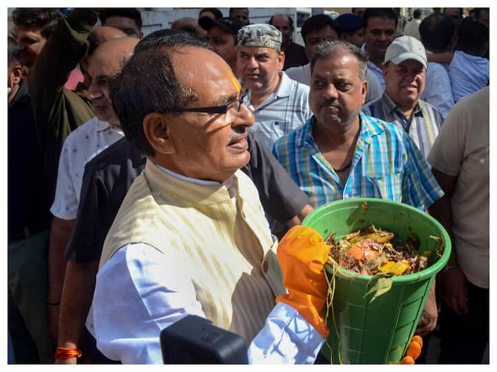 The event, organised by the BJP, aims to highlight the significance of proper waste disposal. (Image: PTI)