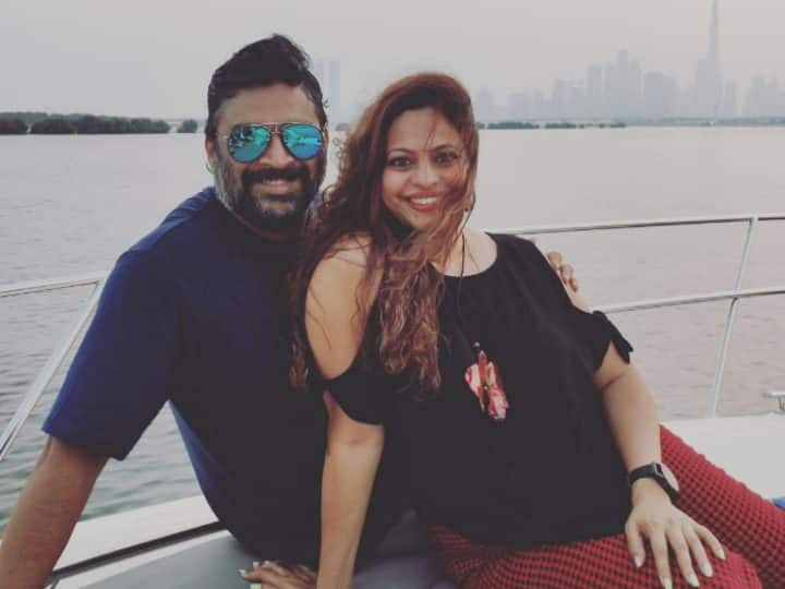 माधवन और सरिता की शादी को 24 साल हो चुके हैं और आज भी वो दोनों एक-दूसरे के बेहद करीब नजर आते हैं. वे सोशल मीडिया पर अक्सर अपनी खूबसूरत बॉन्डिंग शेयर करते दिखाई देते हैं.