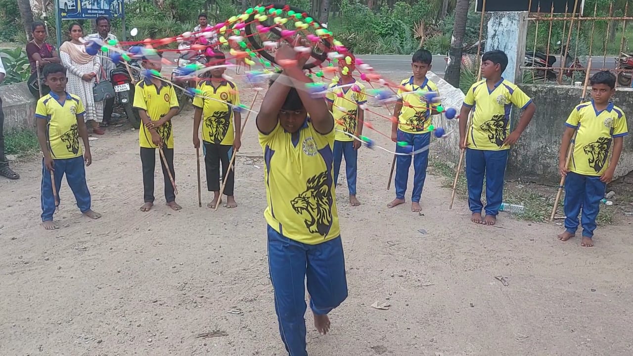 Silambam: சிலம்பத்தில் சாதித்த அரசு பள்ளி மாணவர்கள் - சர்வதேச போட்டிக்கு தாய்லாந்து செல்ல அரசு உதவி செய்ய கோரிக்கை