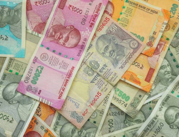 ਮਹੀਨੇ ਦੀ ਸ਼ੁਰੂਆਤ ਦੇ ਨਾਲ ਹੀ ਤੇਲ ਕੰਪਨੀਆਂ ਐਲਪੀਜੀ ਗੈਸ ਸਿਲੰਡਰ ਦੀਆਂ ਕੀਮਤਾਂ ਵਿੱਚ ਬਦਲਾਅ ਕਰਦੀਆਂ ਹਨ। ਇਸ ਦੇ ਨਾਲ ਹੀ ਪੀਐਨਜੀ ਅਤੇ ਸੀਐਨਜੀ ਦੀਆਂ ਕੀਮਤਾਂ ਵਿੱਚ ਵੀ ਬਦਲਾਅ ਕੀਤਾ ਜਾ ਸਕਦਾ ਹੈ। ਇਸ ਕਾਰਨ ਇਨ੍ਹਾਂ ਫੈਸਲਿਆਂ ਦਾ ਸਿੱਧਾ ਅਸਰ ਆਮ ਲੋਕਾਂ ’ਤੇ ਪਵੇਗਾ।