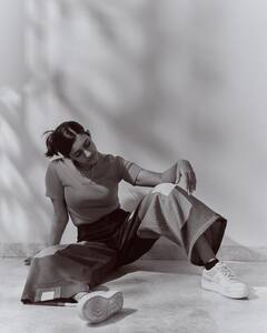 ట్రెండీ లుక్స్ లో నిహారిక కొణిదెల