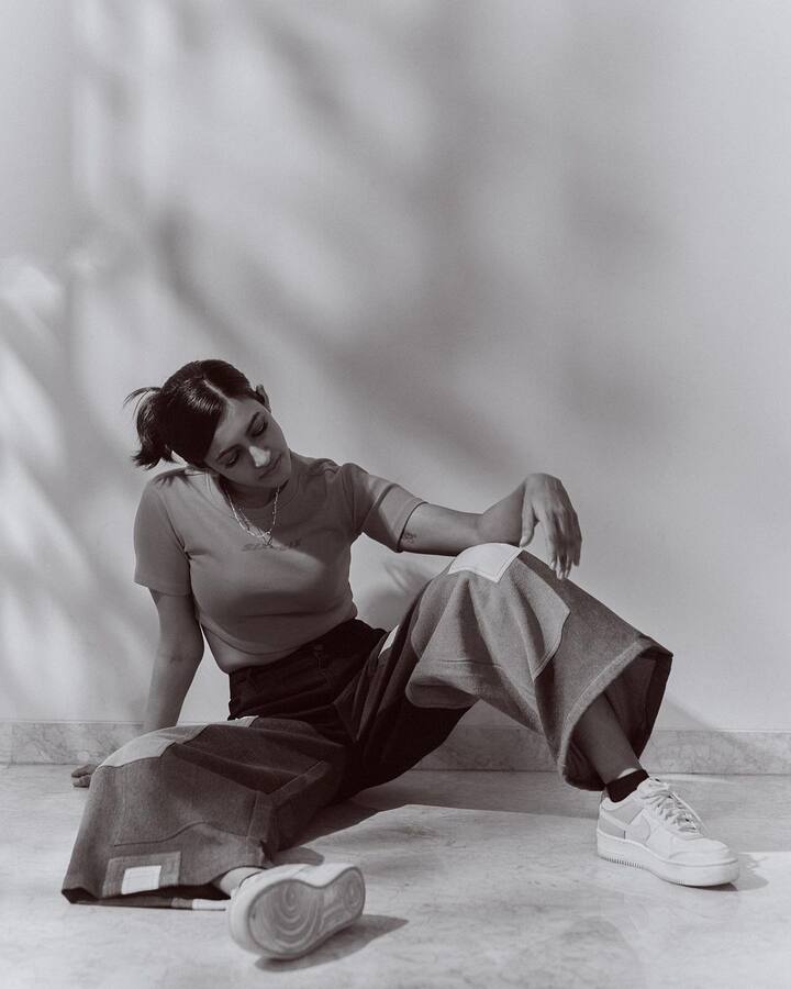 పలు సినిమాల్లో హీరోయిన్ గా నటించింది.