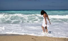 Zodiac Signs: অচেনার প্রতি অমোঘ আকর্ষণ, বেড়াতে গিয়ে প্রেমে পড়ার সম্ভাবনা রয়েছে এঁদের