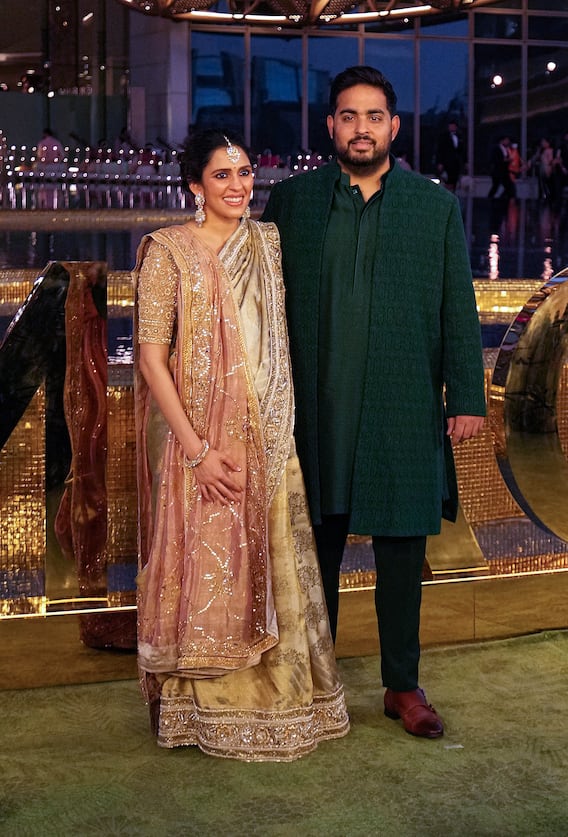 अंबानी फैमिली में नन्हे-मुन्नों की गूंज रही किलकारी, ईशा अंबानी के बाद अब Akash-Shloka भी बने गए दो बच्चों के पैरेंट्स अंबानी फैमिली में नन्हे-मुन्नों की गूंज रही किलकारी, ईशा अंबानी के बाद अब Akash-Shloka भी बने गए दो बच्चों के पैरेंट्स