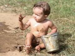 Parenting Tips: શું આપનું બાળક પણ ખાઇ છે માટી, તો આ 4 ઘરેલુ નુસખાથી ગંદી આદતને છોડાવી શકો છો