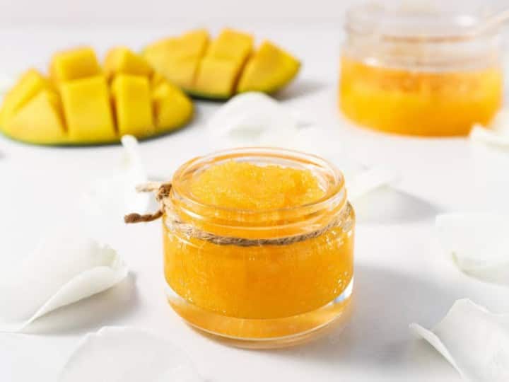 beauty tips mango face pack benefits for skin in summers सिर्फ फलों का नहीं खूबसूरती का भी राजा है आम,  चेहरे पर लगाएं मैंगो फेस पैक फिर देखें कमाल