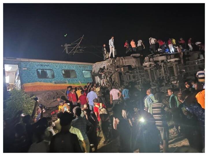 Coromandel Express Derails Near Balasore In Odisha, Several Injured Coromandel Express Derails In Odisha's Balasore After Collision With Goods Train, Several Feared Dead