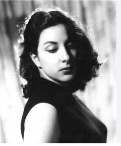 जवाहरलाल नेहरूंसोबत नर्गिस दत्तचे  होते खास नाते , त्यामुळे नर्गिस दत्त  नेहरू घराण्याशी गेली होती जोडली